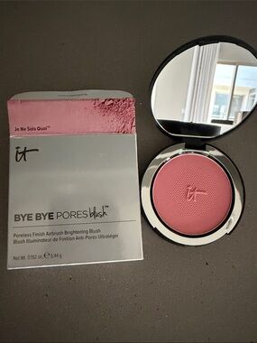 it cosmetics Bye Bye Pores Blush -